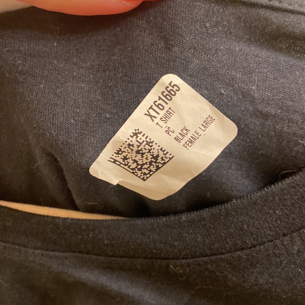 Black t shirt - Picture 2 of 2